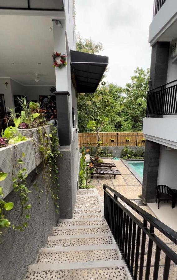 Green Hill Inn Jimbaran  Bagian luar foto
